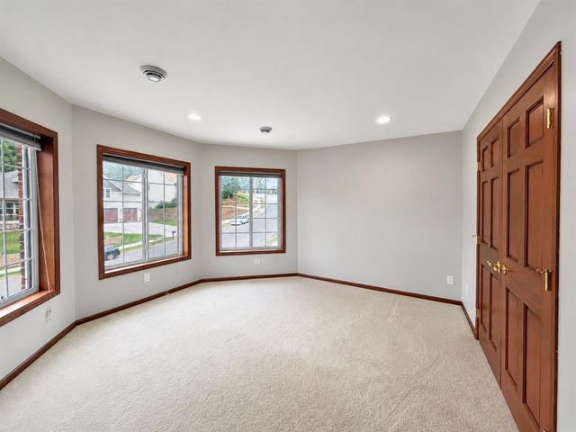 4712 Oakwood Hills Parkway, Eau Claire, WI 54701