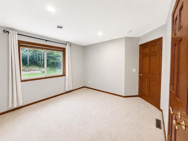 4712 Oakwood Hills Parkway, Eau Claire, WI 54701