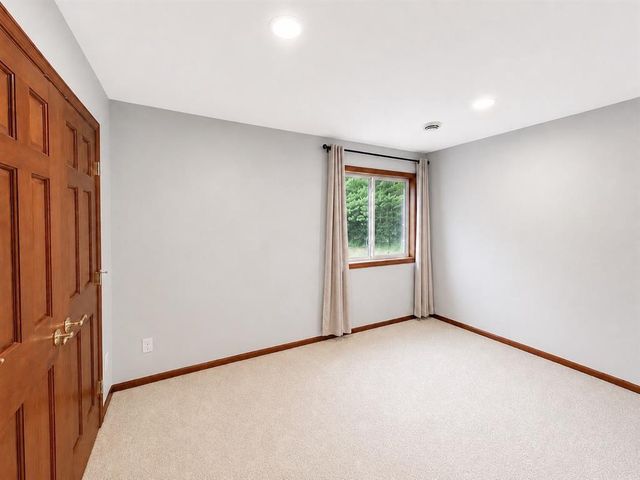 4712 Oakwood Hills Parkway, Eau Claire, WI 54701