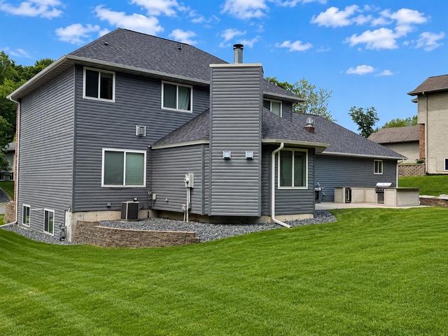 4712 Oakwood Hills Parkway, Eau Claire, WI 54701