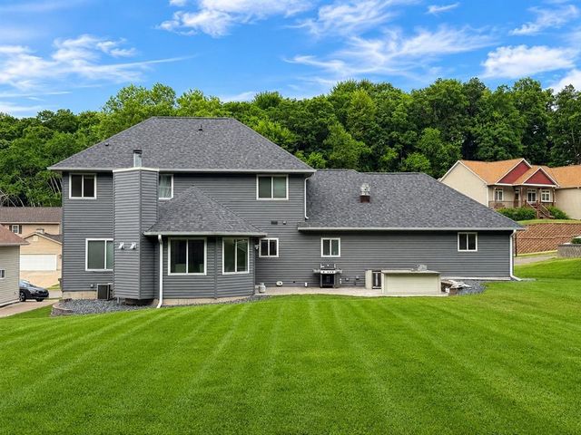 4712 Oakwood Hills Parkway, Eau Claire, WI 54701
