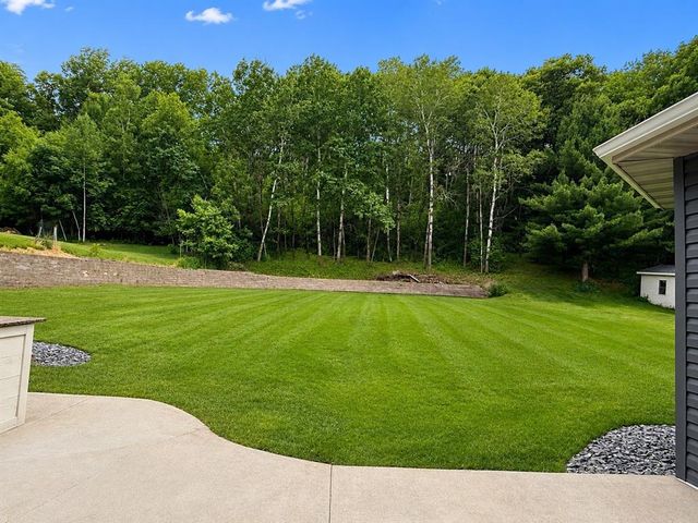 4712 Oakwood Hills Parkway, Eau Claire, WI 54701