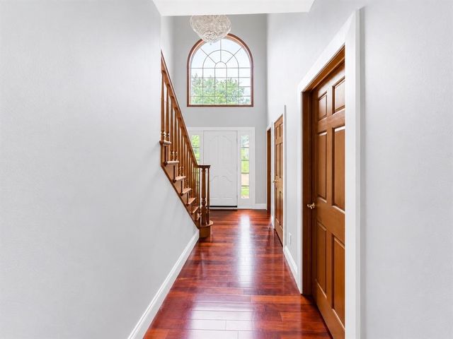 4712 Oakwood Hills Parkway, Eau Claire, WI 54701