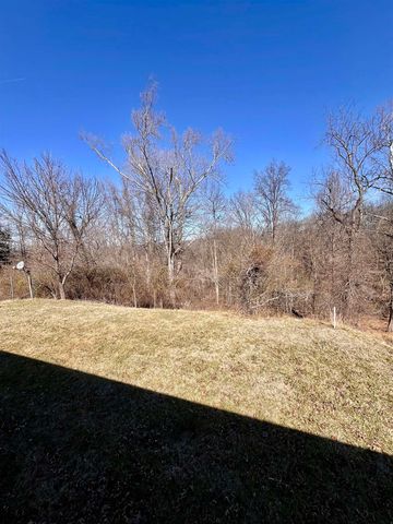 16 Mohawk Trail, Huntington, WV 25705