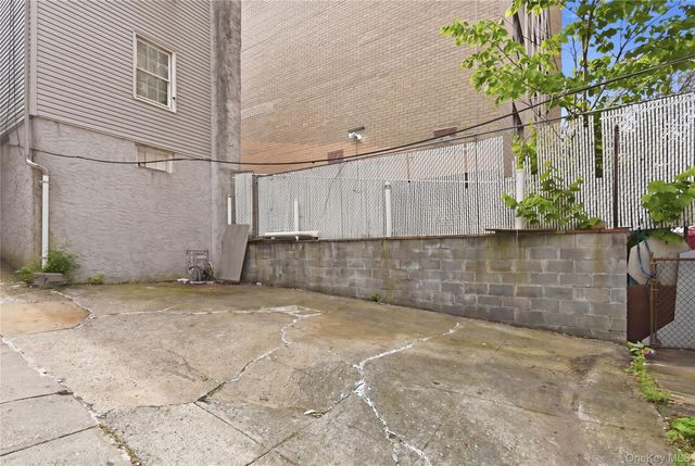 3855 Carpenter Avenue, Bronx, NY 10467