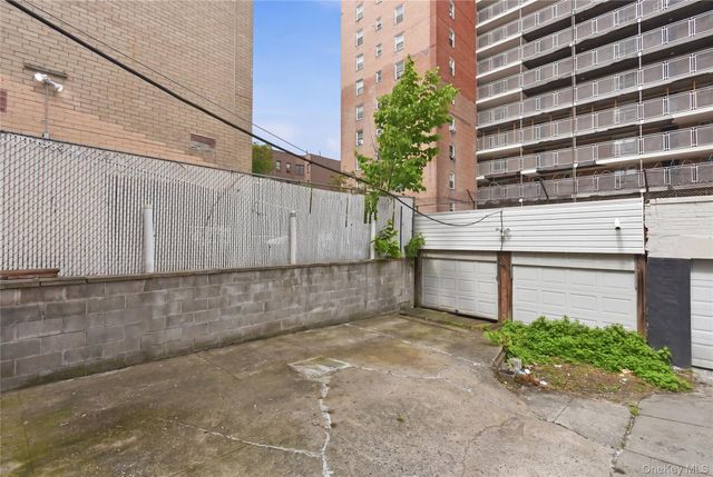 3855 Carpenter Avenue, Bronx, NY 10467