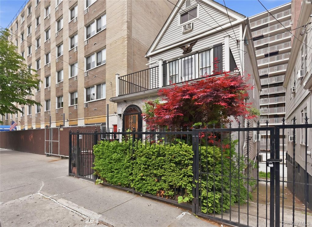 3855 Carpenter Avenue, Bronx, NY 10467