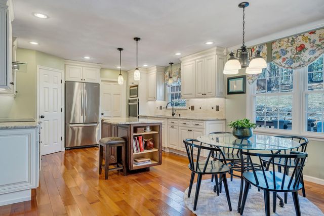 6235 Hidden Valley DR, Roanoke, VA 24018