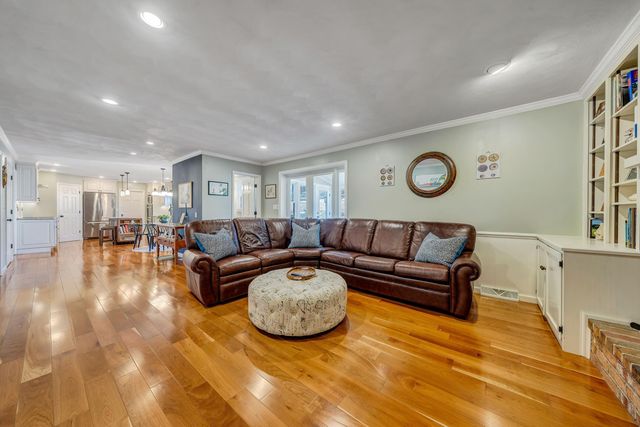 6235 Hidden Valley DR, Roanoke, VA 24018