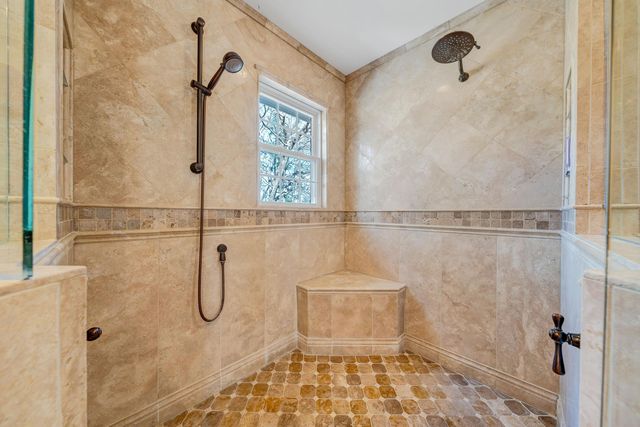 6235 Hidden Valley DR, Roanoke, VA 24018