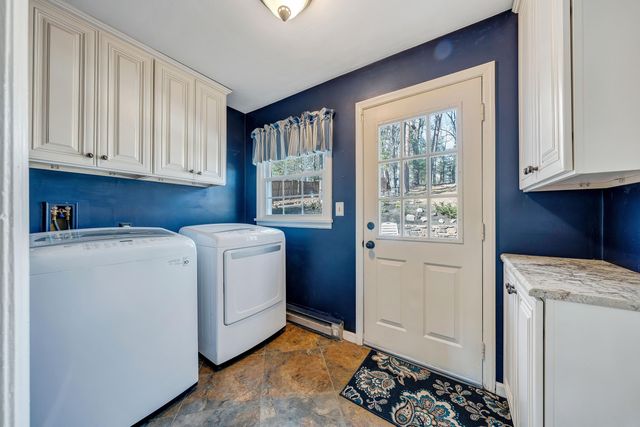 6235 Hidden Valley DR, Roanoke, VA 24018