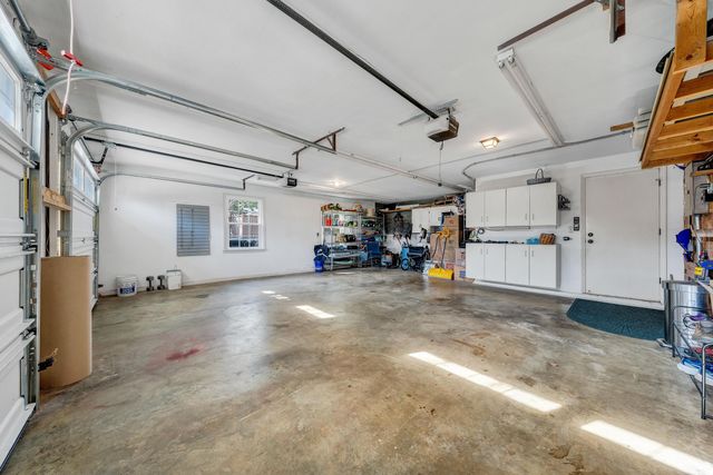 6235 Hidden Valley DR, Roanoke, VA 24018