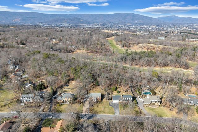 6235 Hidden Valley DR, Roanoke, VA 24018