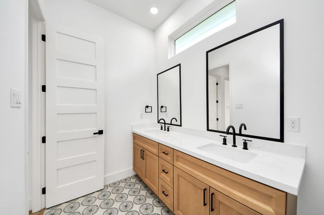 1913 West Street, Houston, TX 77026