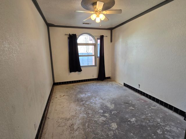 6700 Ivy Place SW, Albuquerque, NM 87121