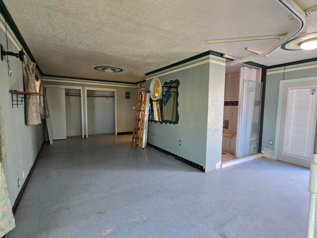 6700 Ivy Place SW, Albuquerque, NM 87121