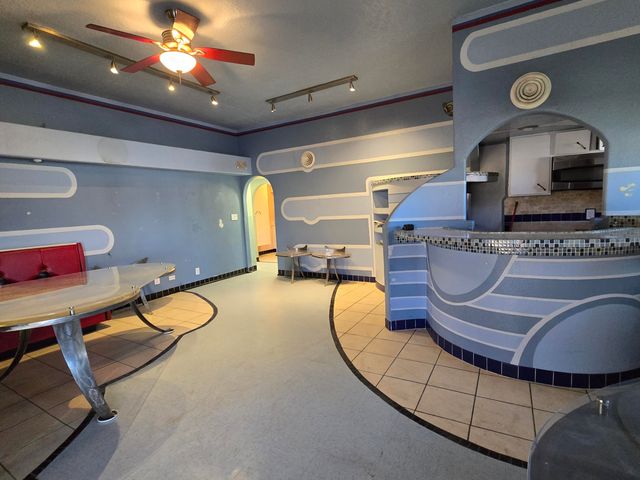 6700 Ivy Place SW, Albuquerque, NM 87121