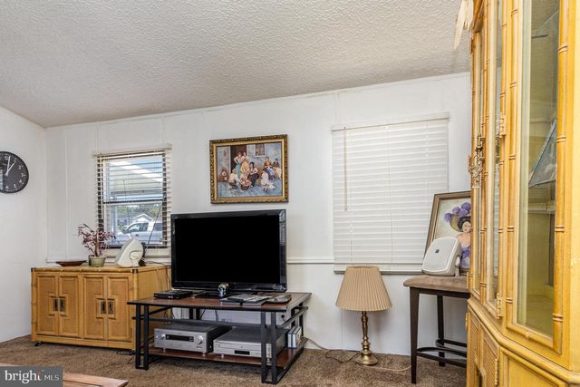 63 PEPPERMINT LN, Middle River, MD 21220