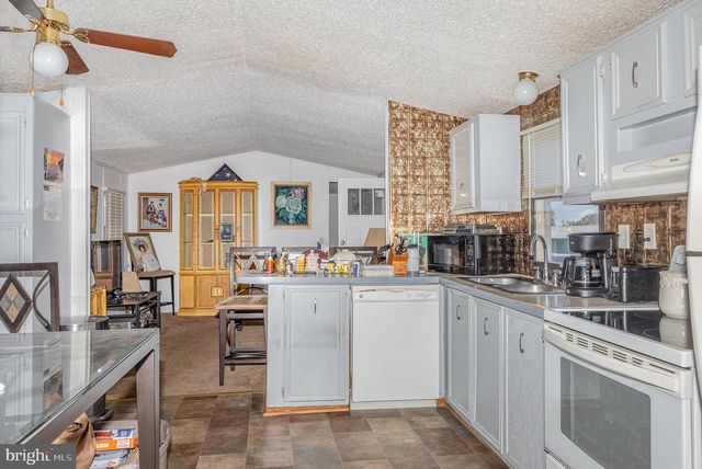 63 PEPPERMINT LN, Middle River, MD 21220