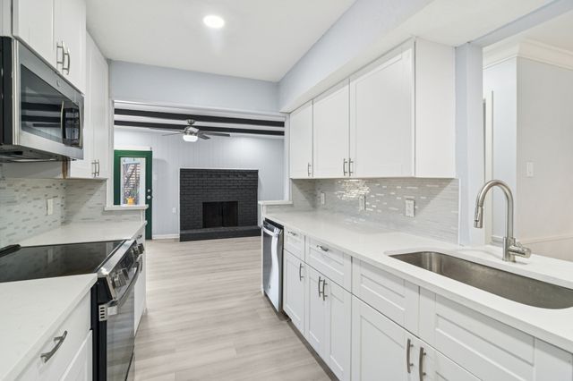 6004 E University Boulevard 131, Dallas, TX 75206