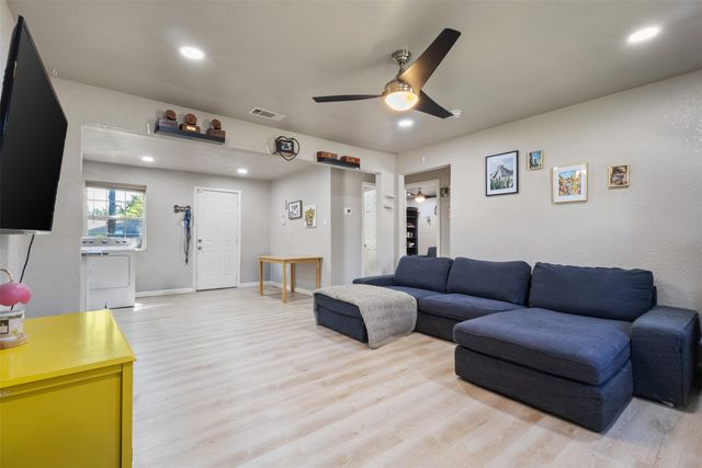 3209 New York Avenue, Fort Worth, TX 76110
