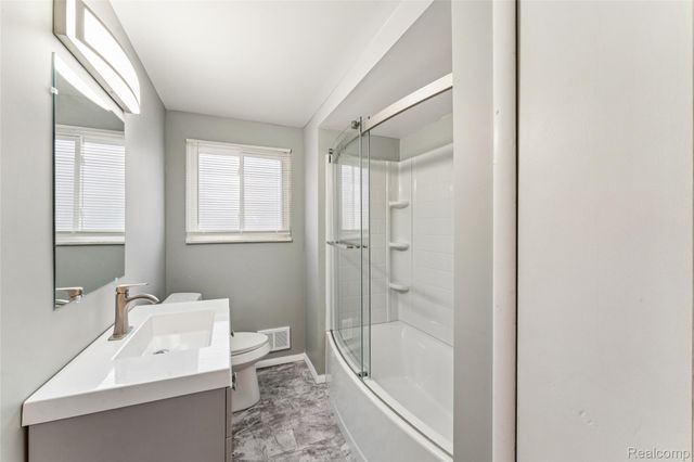 3140 Van Zandt Road, Waterford Charter Township, MI 48329