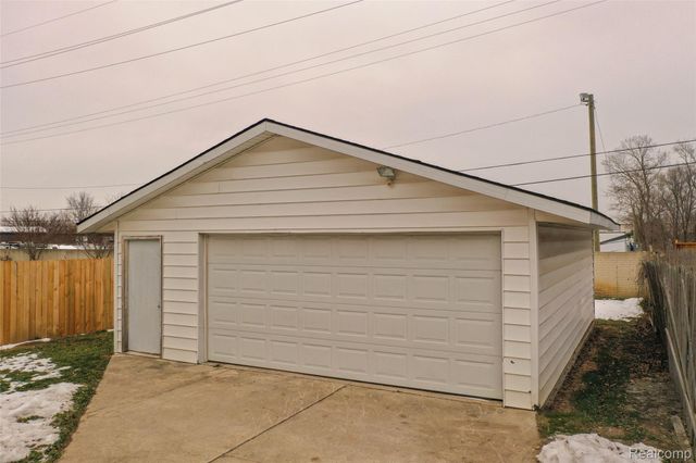 3140 Van Zandt Road, Waterford Charter Township, MI 48329