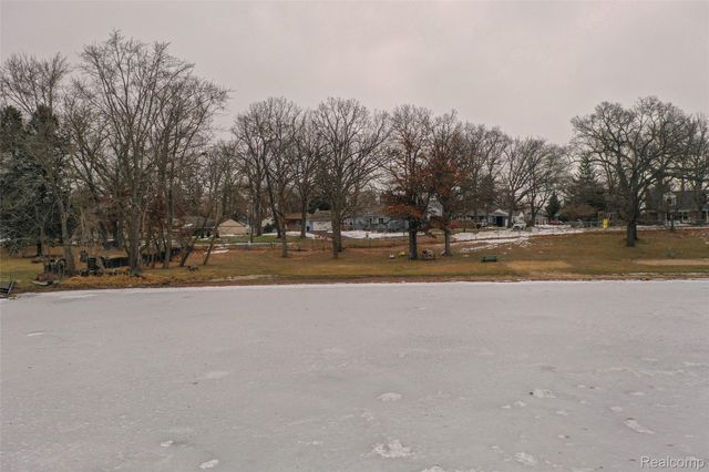 3140 Van Zandt Road, Waterford Charter Township, MI 48329