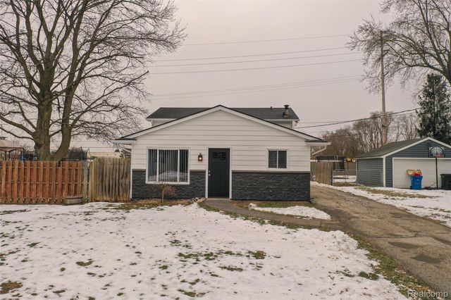 3140 Van Zandt Road, Waterford Charter Township, MI 48329