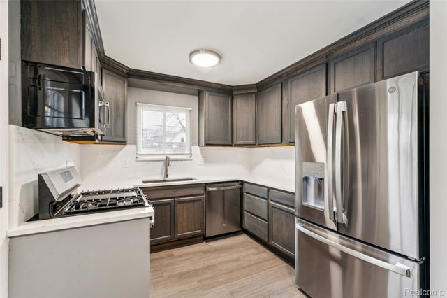 3140 Van Zandt Road, Waterford Charter Township, MI 48329