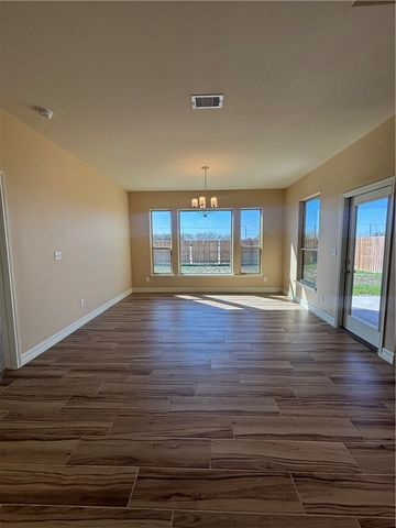 112 Guadalupe Palm Circ, Portland, TX 78374