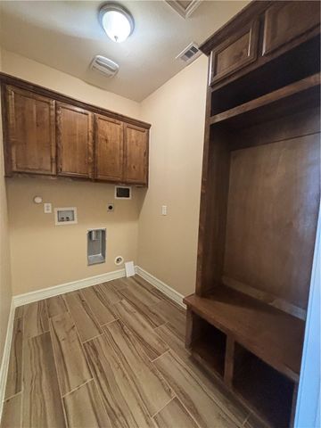 112 Guadalupe Palm Circ, Portland, TX 78374