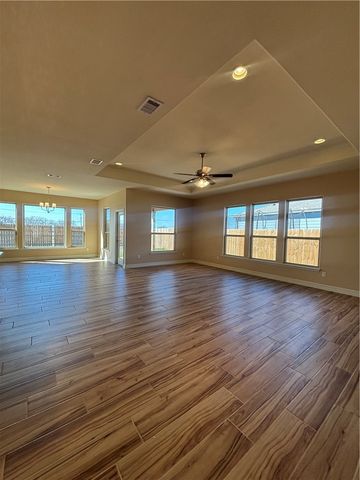 112 Guadalupe Palm Circ, Portland, TX 78374