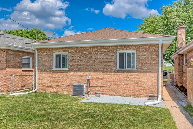 4524 1st Avenue, Lyons, IL 60534