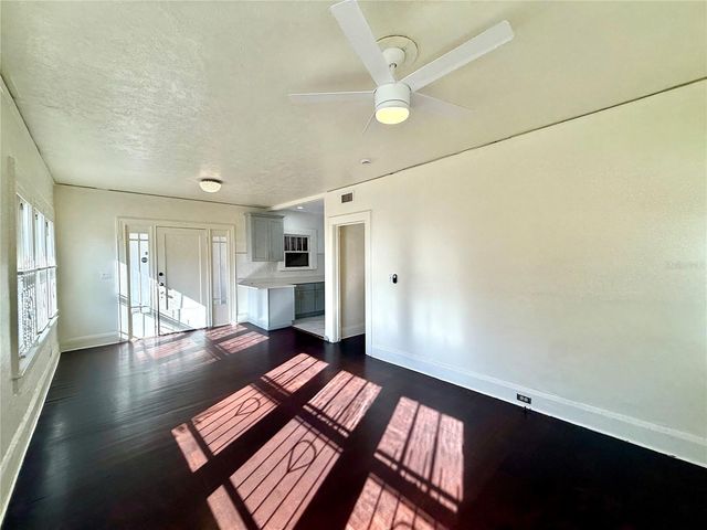 4015 N SEMINOLE AVENUE 1, Tampa, FL 33603