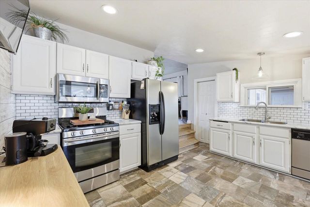 2451 LONGTAIL BEACH LANE, Suamico, WI 54173