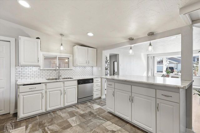 2451 LONGTAIL BEACH LANE, Suamico, WI 54173