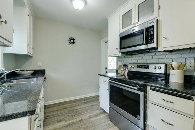5718 Sumter Avenue N, Crystal, MN 55428