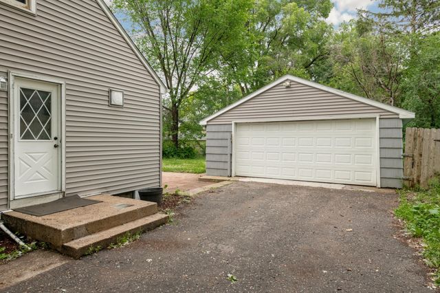 5718 Sumter Avenue N, Crystal, MN 55428