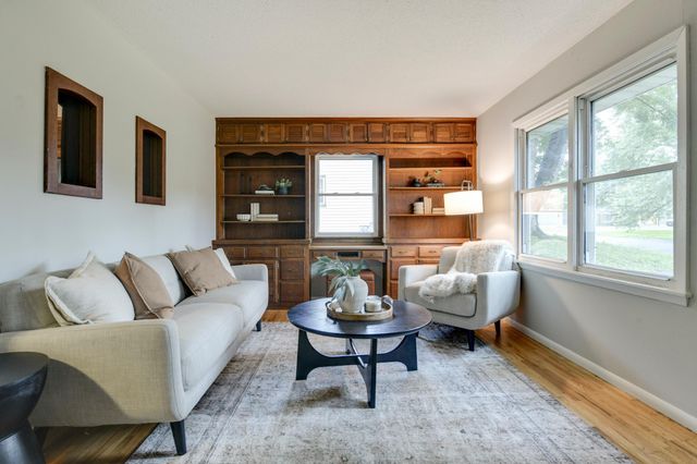 5718 Sumter Avenue N, Crystal, MN 55428