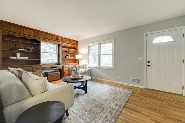 5718 Sumter Avenue N, Crystal, MN 55428