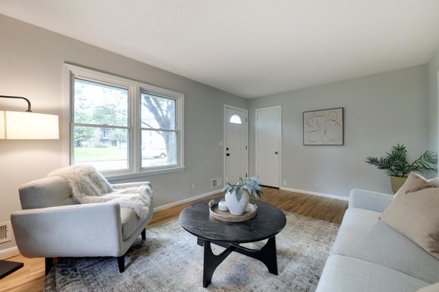 5718 Sumter Avenue N, Crystal, MN 55428