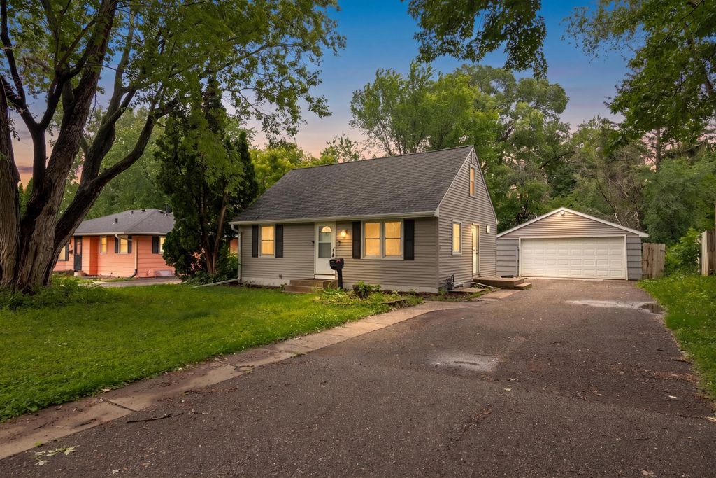 5718 Sumter Avenue N, Crystal, MN 55428