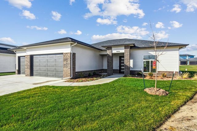 4646 W Emerald Bay Ct, Wichita, KS 67205