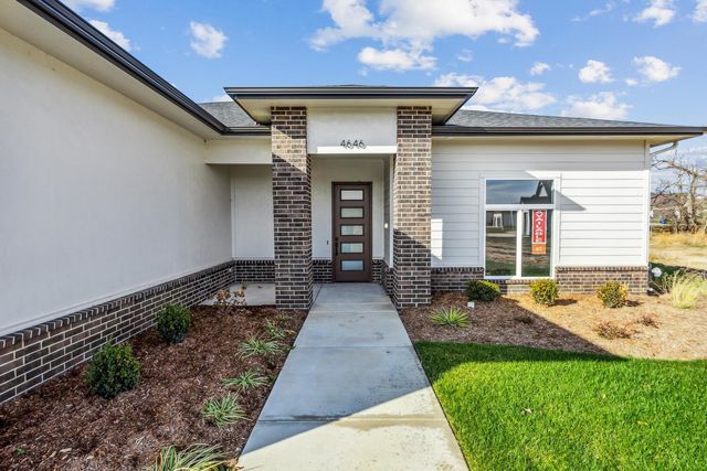 4646 W Emerald Bay Ct, Wichita, KS 67205