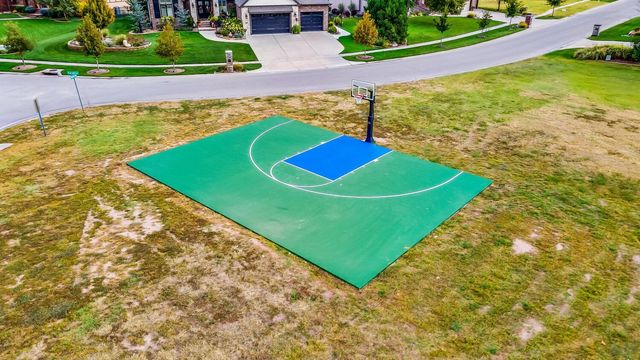 4646 W Emerald Bay Ct, Wichita, KS 67205