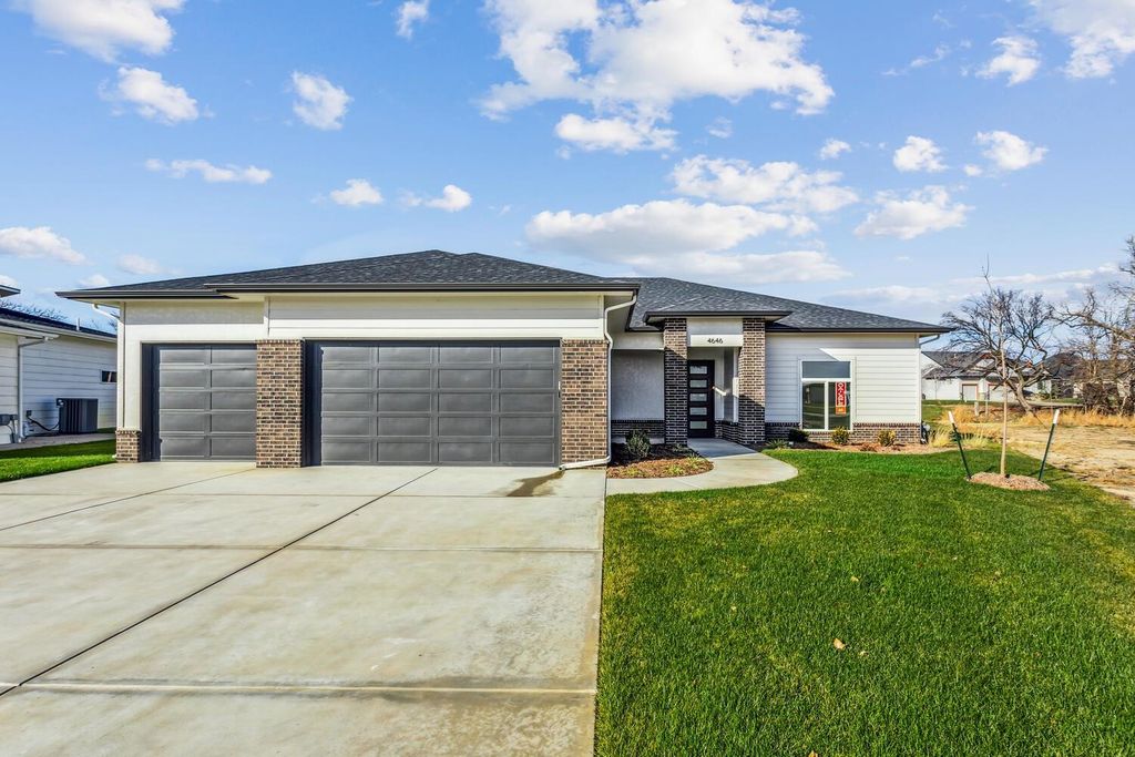 4646 W Emerald Bay Ct, Wichita, KS 67205