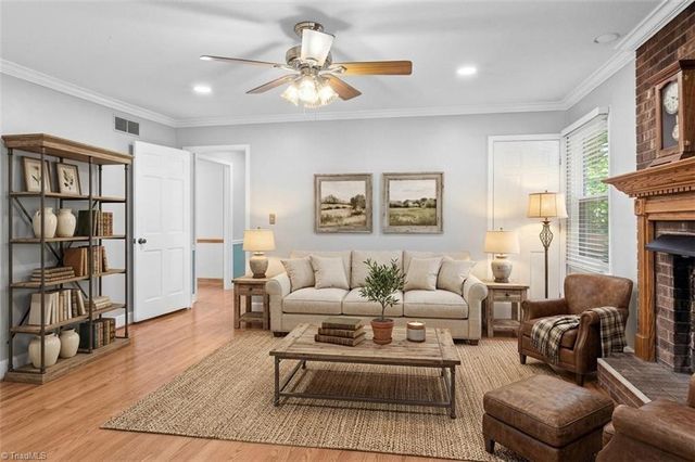 170 Queens Court, Clemmons, NC 27012