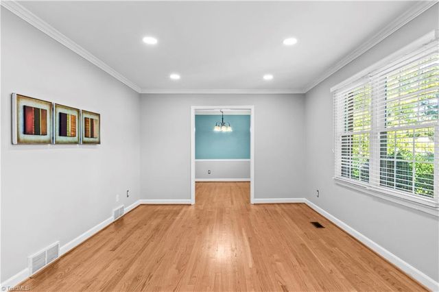 170 Queens Court, Clemmons, NC 27012