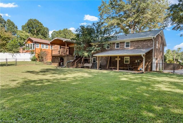 170 Queens Court, Clemmons, NC 27012